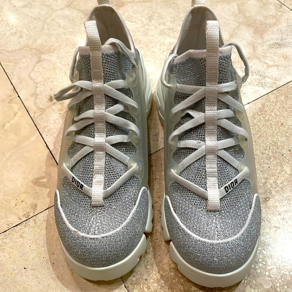 Authentic Dior women sneakers size 37 brand new wore them for 1h at home!